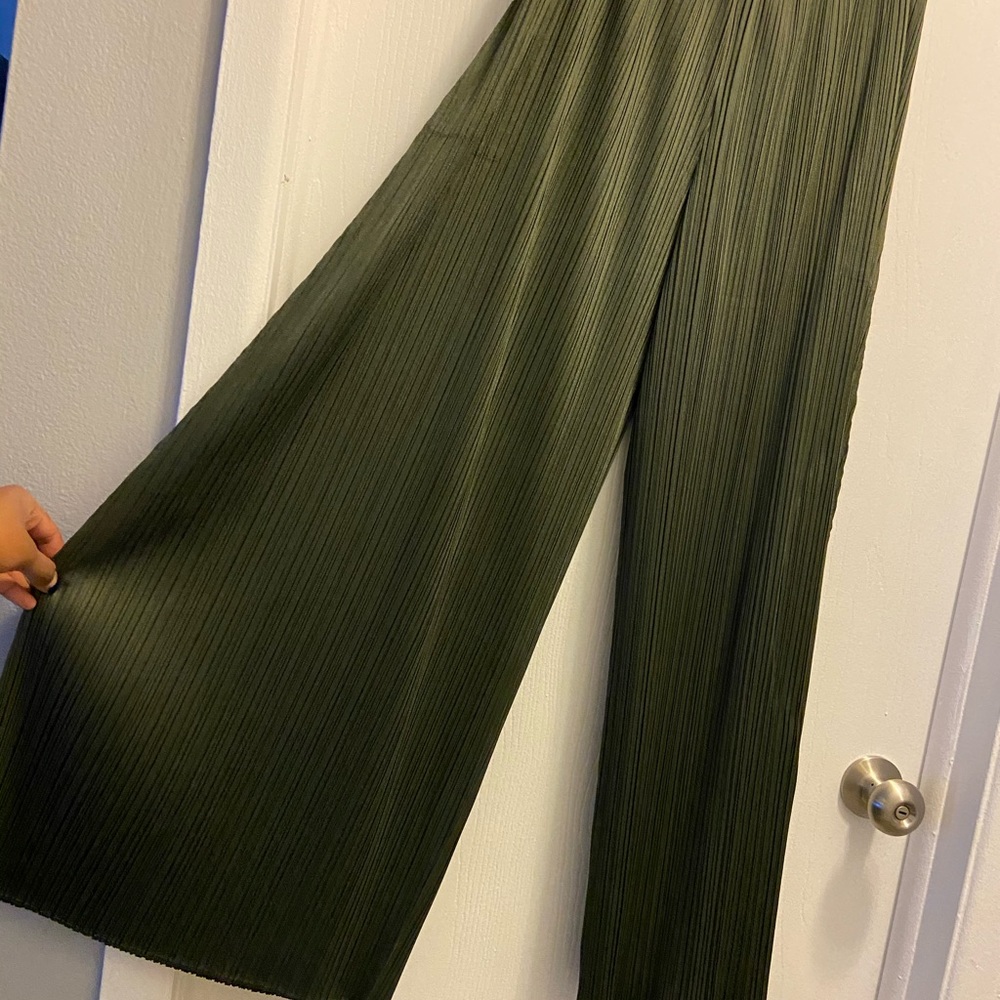 Issey Miyake Light bottons pants. Darker green.